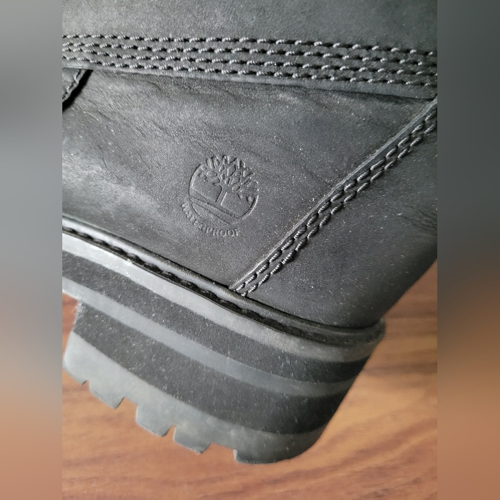TIMBERLAND Courmayeur Valley lace up shearling lined leather ankle boots - Picture 8 of 12
